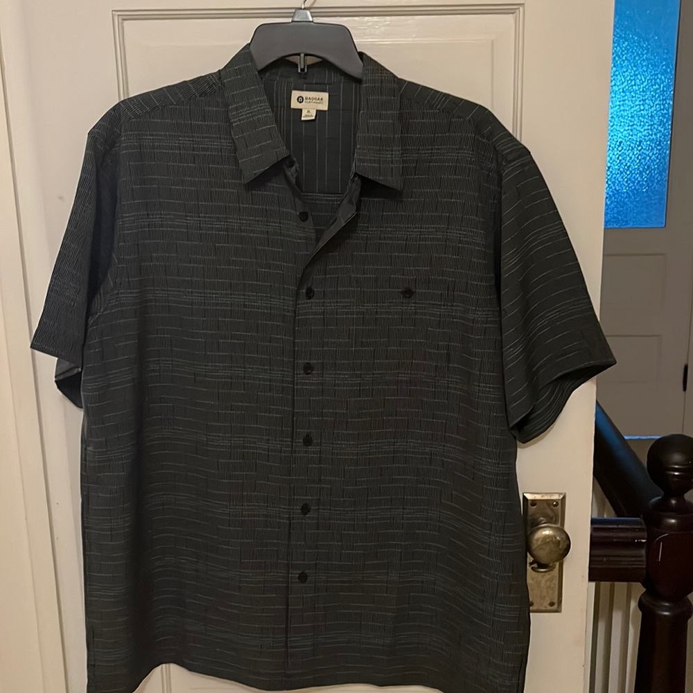 Haggar Men’s casual shirt, Size XL